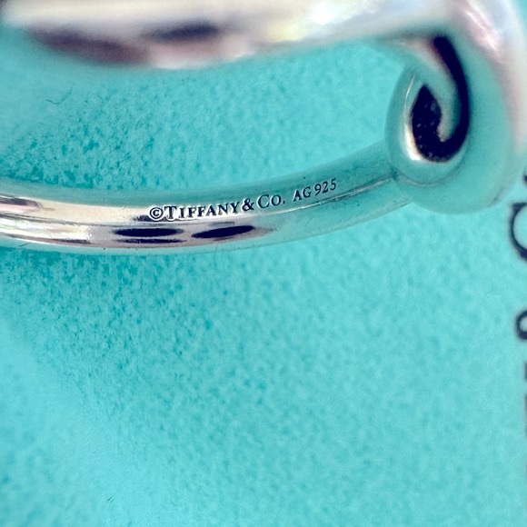 Tiffany & Co. infinity ring - Picture 2 of 4